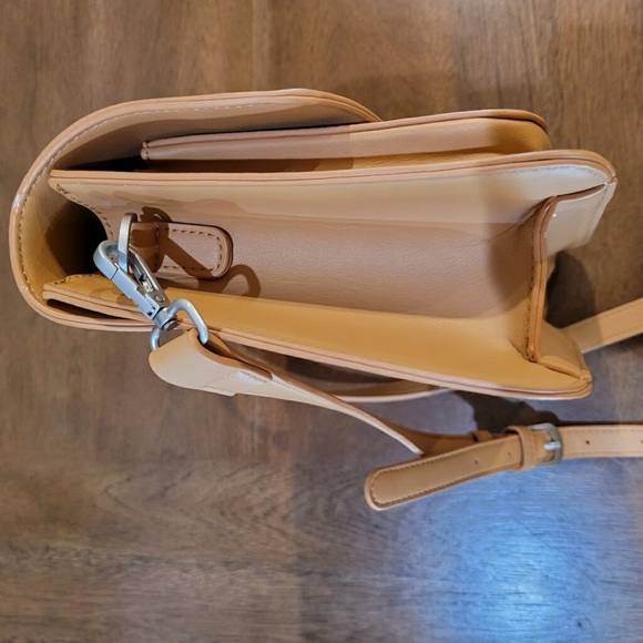 Pixie Mood Zoe Crossbody bag purse Honey color. Premium vegan leather Smoke free - Picture 9 of 12